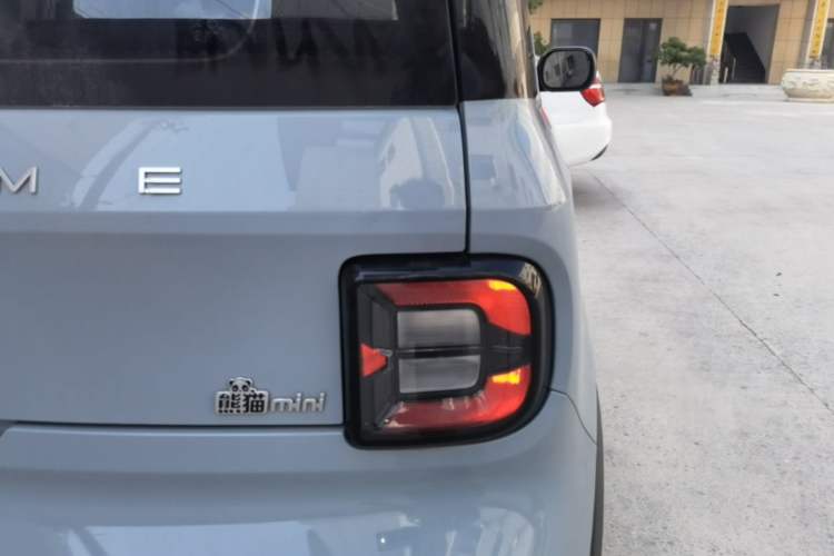 Used Geely Galaxy Panda 2025 210km Panda Kart Right Rear Taillight