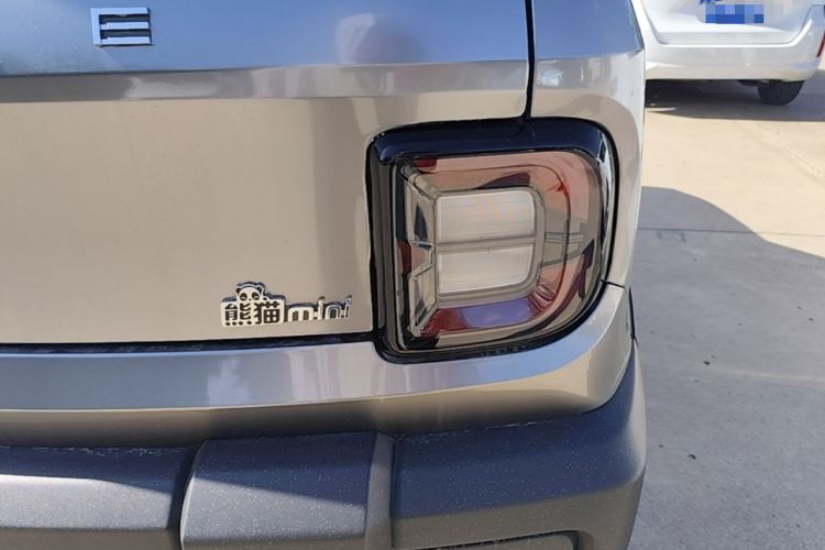 Used Geely Galaxy Panda 2025 210km Panda Rider Right Rear Taillight