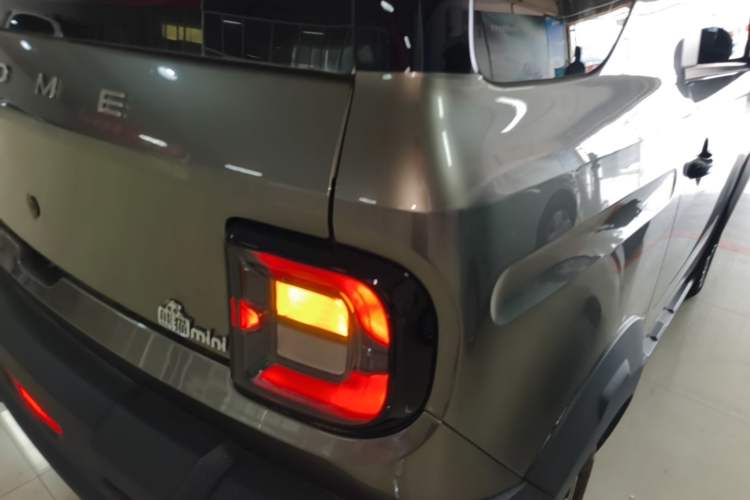 Used Geely Galaxy Panda 2025 210km Panda Rider Right Rear Taillight