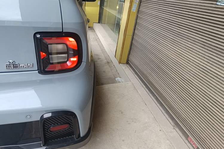 Used Geely Galaxy Panda 2025 210km Panda Kart Right Rear Taillight