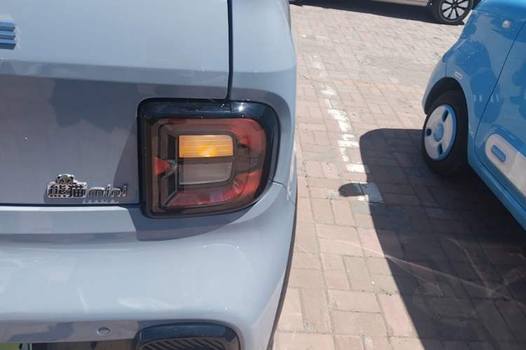 Used Geely Galaxy Panda 2025 210km Panda Kart Right Rear Taillight