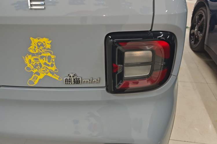 Used Geely Galaxy Panda 2025 210km Panda Kart Right Rear Taillight