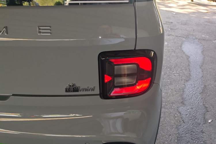 Used Geely Galaxy Panda 2025 210km Panda Kart Right Rear Taillight