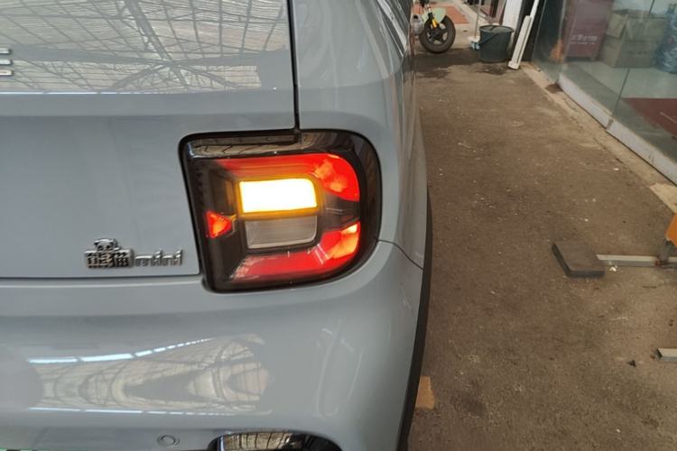 Used Geely Galaxy Panda 2025 210km Panda Kart Right Rear Taillight