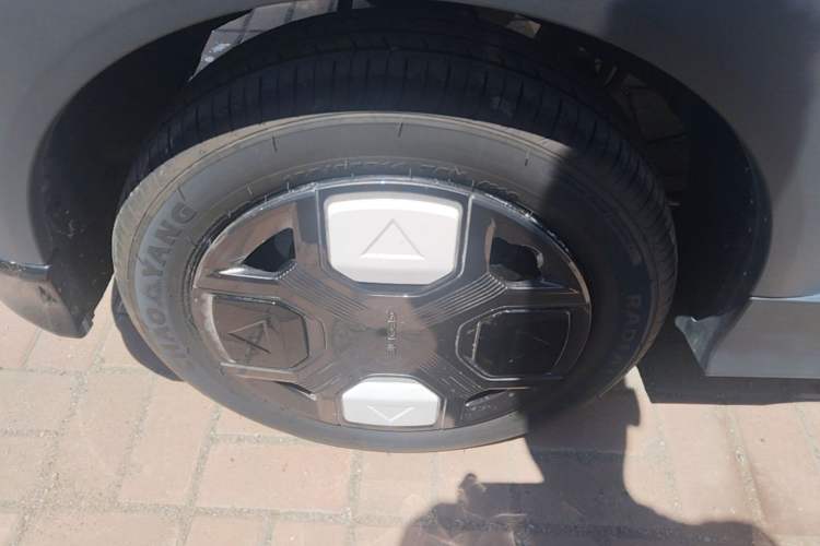 Used Geely Galaxy Panda 2025 210km Panda Kart Right Rear Wheel Hub