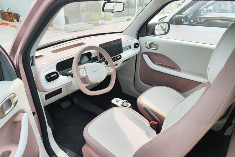 Used Geely Galaxy Panda 2025 210 km – Yuanqi Bear Driver Seat