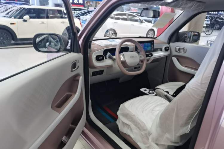 Used Geely Galaxy Panda 2025 210 km – Yuanqi Bear Driver Seat