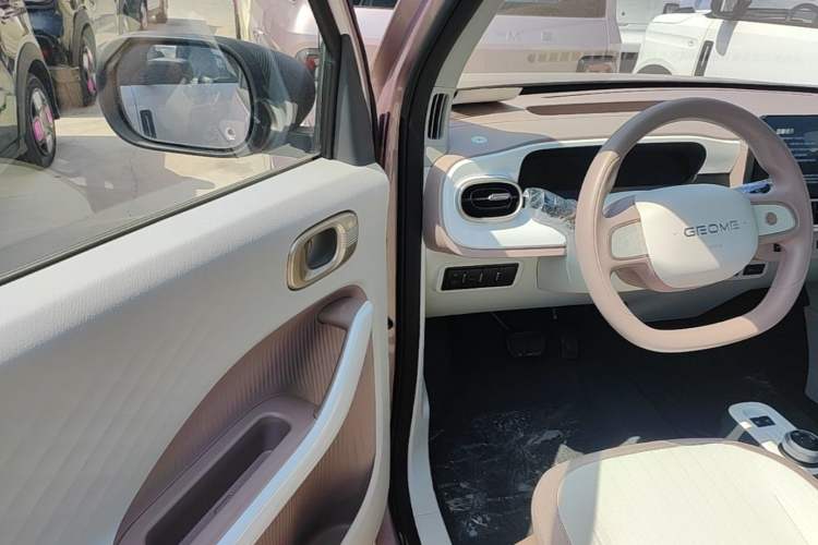 Used Geely Galaxy Panda 2025 210 km – Yuanqi Bear Driver Seat