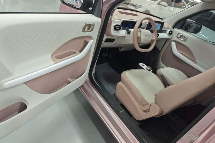 Used Geely Galaxy Panda 2025 210 km – Yuanqi Bear Driver Seat