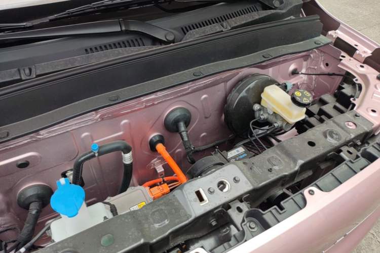 Used Geely Galaxy Panda 2025 210 km – Yuanqi Bear Engine Bay