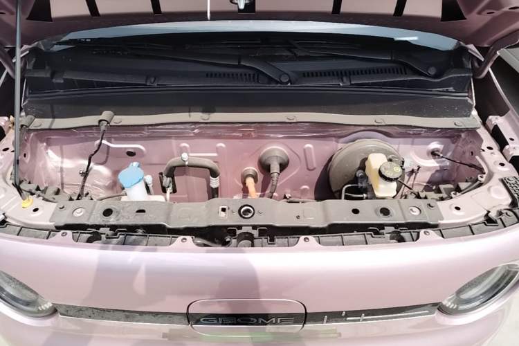 Used Geely Galaxy Panda 2025 210 km – Yuanqi Bear Engine Bay