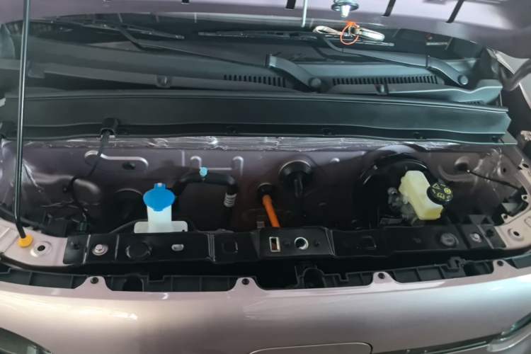 Used Geely Galaxy Panda 2025 210 km – Yuanqi Bear Engine Bay