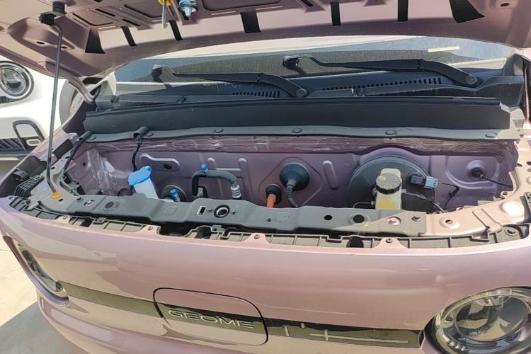 Used Geely Galaxy Panda 2025 210 km – Yuanqi Bear Engine Bay