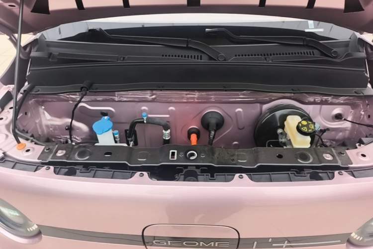 Used Geely Galaxy Panda 2025 210 km – Yuanqi Bear Engine Bay