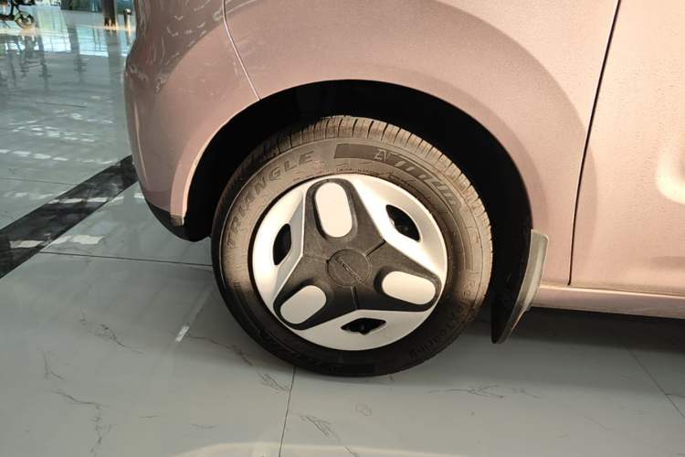 Used Geely Galaxy Panda 2025 210 km – Yuanqi Bear Exterior 4