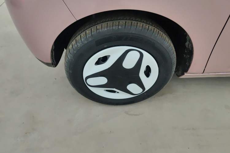 Used Geely Galaxy Panda 2025 210 km – Yuanqi Bear Exterior 4