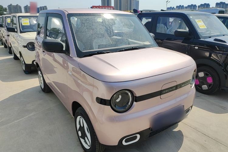 Used Geely Galaxy Panda 2025 210 km – Yuanqi Bear Front Right 45 Deg