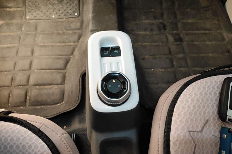 Used Geely Galaxy Panda 2025 210 km – Yuanqi Bear Gear Lever