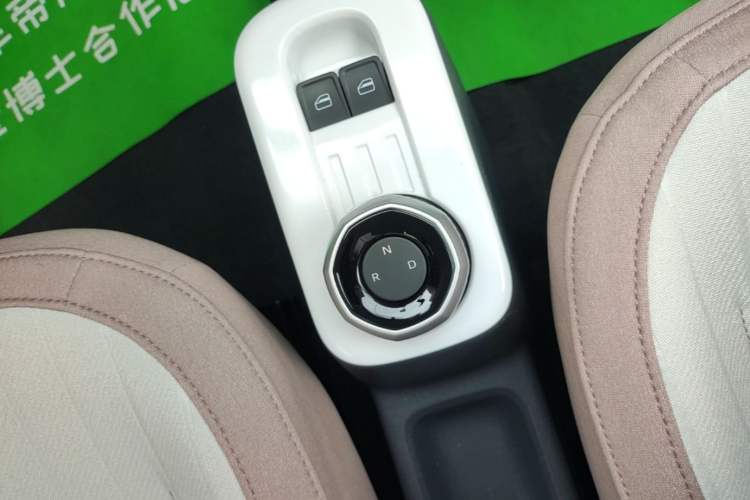 Used Geely Galaxy Panda 2025 210 km – Yuanqi Bear Gear Lever