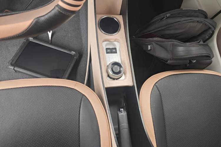 Used Geely Galaxy Panda 2025 210 km – Yuanqi Bear Gear Lever