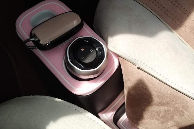 Used Geely Galaxy Panda 2025 210 km – Yuanqi Bear Gear Lever