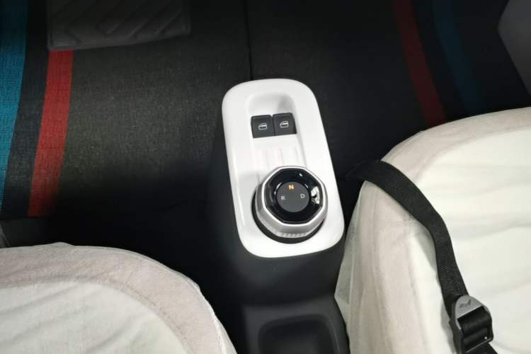 Used Geely Galaxy Panda 2025 210 km – Yuanqi Bear Gear Lever