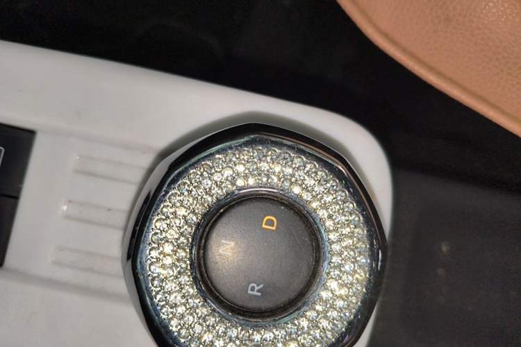 Used Geely Galaxy Panda 2025 210 km – Yuanqi Bear Gear Lever