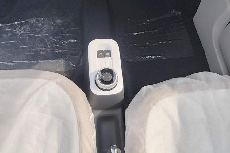 Used Geely Galaxy Panda 2025 210 km – Yuanqi Bear Gear Lever