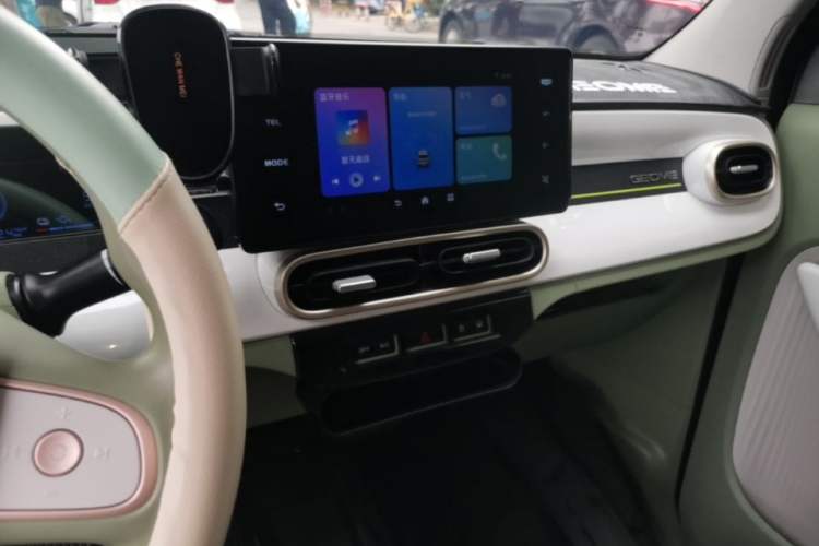 Used Geely Galaxy Panda 2025 210km Panda Rider Audio And AC Panel