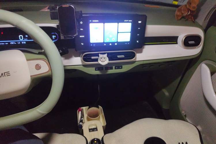 Used Geely Galaxy Panda 2025 210km Panda Rider Audio And AC Panel