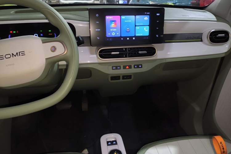 Used Geely Galaxy Panda 2025 210km Panda Rider Audio And AC Panel