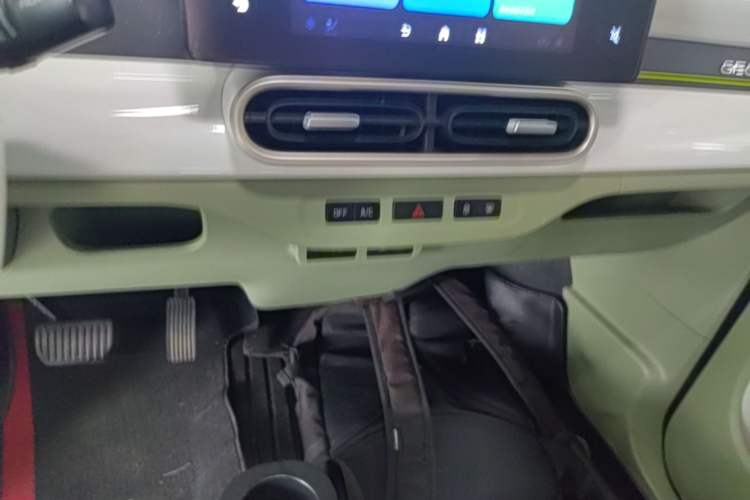 Used Geely Galaxy Panda 2025 210km Panda Rider Audio And AC Panel