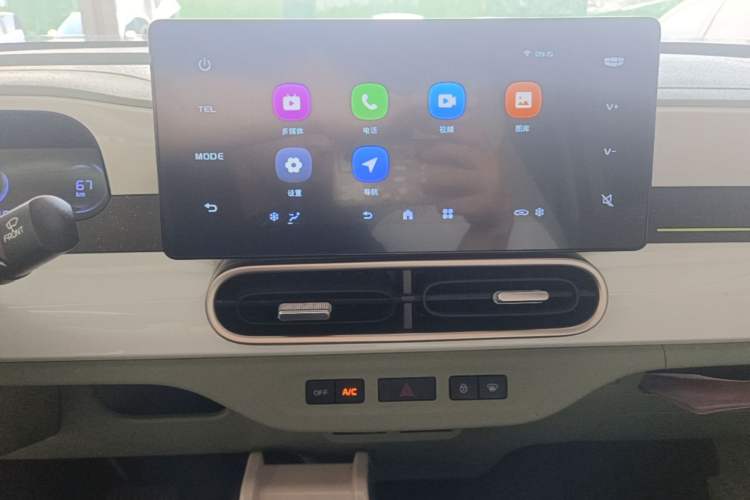 Used Geely Galaxy Panda 2025 210km Panda Rider Audio And AC Panel