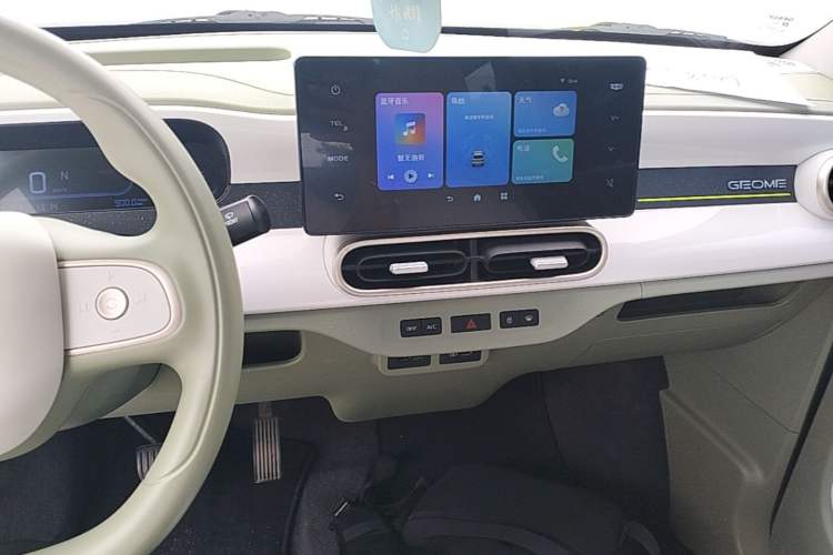 Used Geely Galaxy Panda 2025 210km Panda Rider Audio And AC Panel