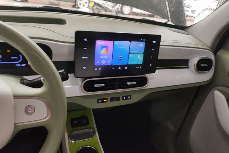 Used Geely Galaxy Panda 2025 210km Panda Rider Audio And AC Panel