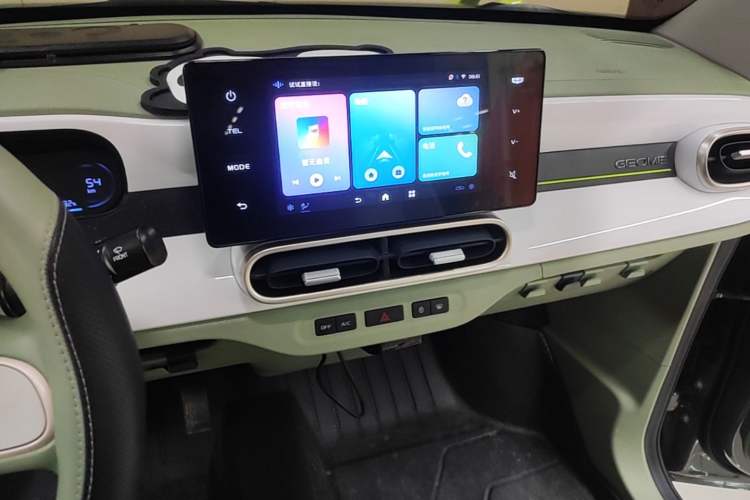 Used Geely Galaxy Panda 2025 210km Panda Rider Audio And AC Panel
