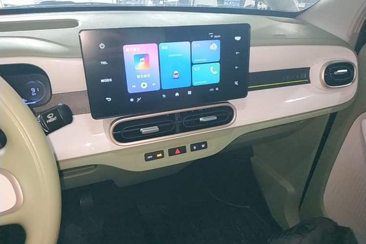 Used Geely Galaxy Panda 2025 210km Panda Rider Audio And AC Panel