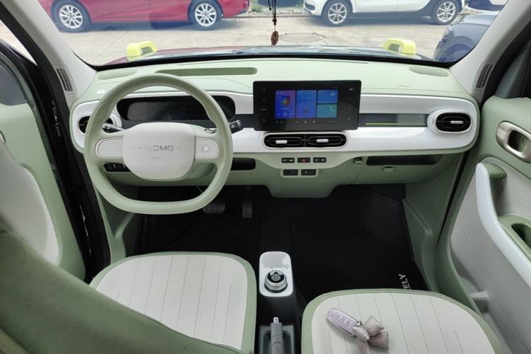 Used Geely Galaxy Panda 2025 210km Panda Rider Center Console