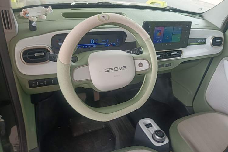 Used Geely Galaxy Panda 2025 210km Panda Rider Center Console