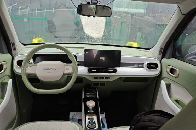 Used Geely Galaxy Panda 2025 210km Panda Rider Center Console
