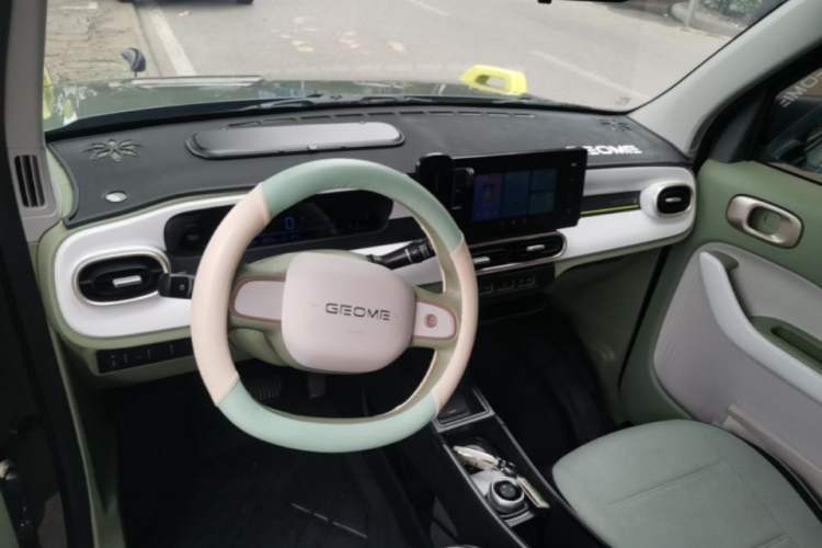 Used Geely Galaxy Panda 2025 210km Panda Rider Center Console