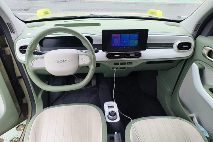 Used Geely Galaxy Panda 2025 210km Panda Rider Center Console