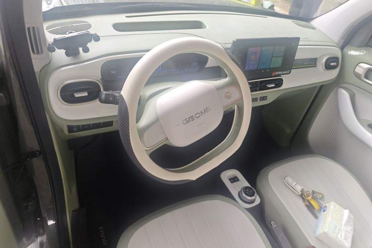 Used Geely Galaxy Panda 2025 210km Panda Rider Center Console