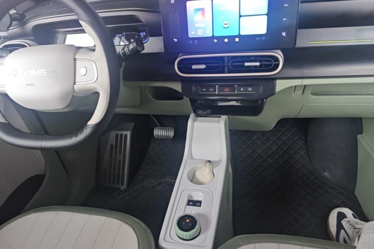 Used Geely Galaxy Panda 2025 210km Panda Rider Center Console