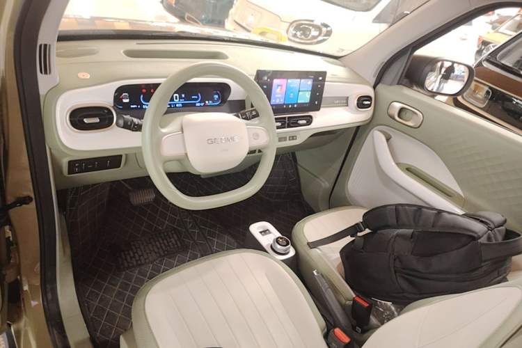 Used Geely Galaxy Panda 2025 210km Panda Rider Center Console