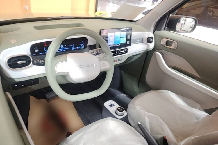 Used Geely Galaxy Panda 2025 210km Panda Rider Center Console