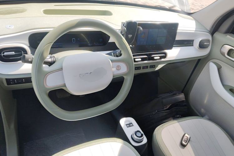 Used Geely Galaxy Panda 2025 210km Panda Rider Center Console