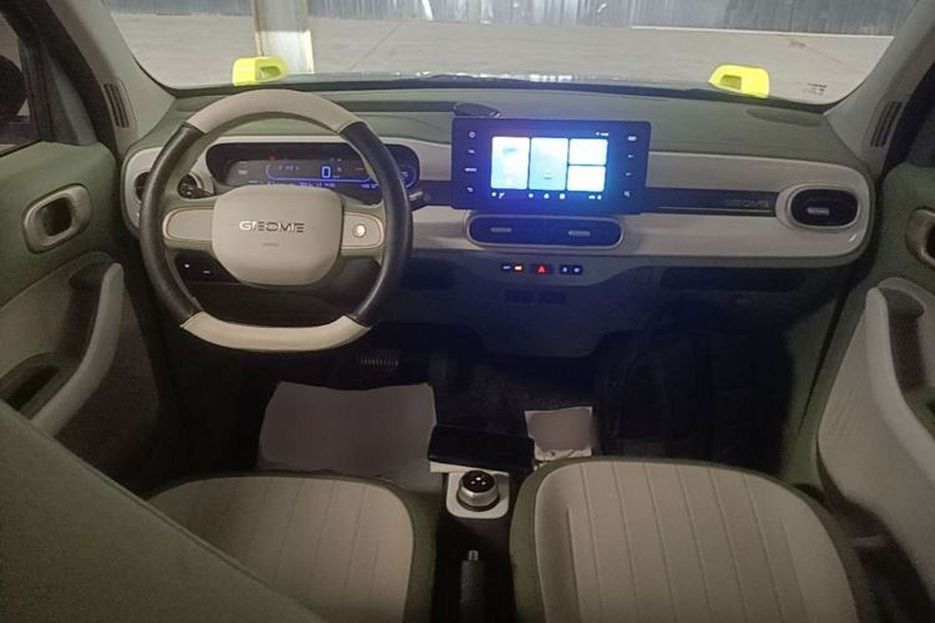 Used Geely Galaxy Panda 2025 210km Panda Rider Center Console