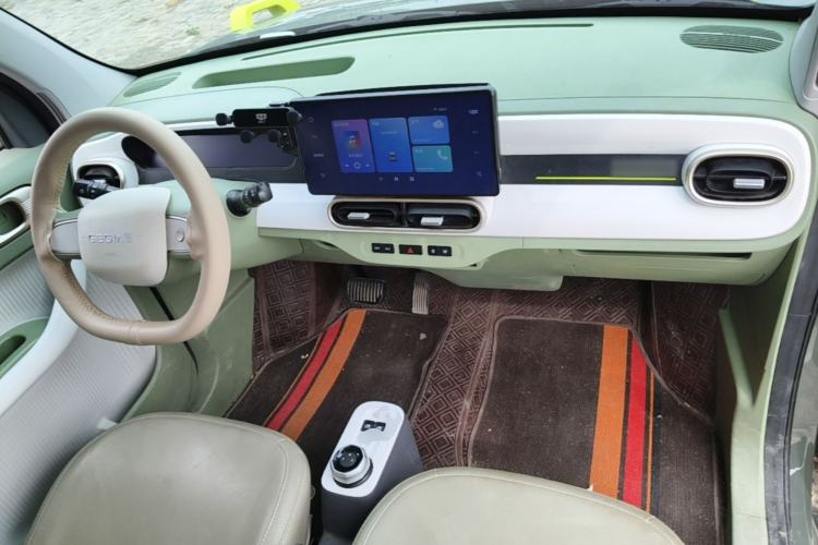 Used Geely Galaxy Panda 2025 210km Panda Rider Center Console
