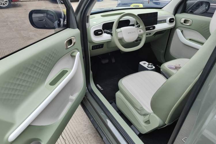 Used Geely Galaxy Panda 2025 210km Panda Rider Driver Seat